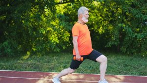 Comment prévenir la perte musculaire après 65 ans grâce aux protéines natives ?